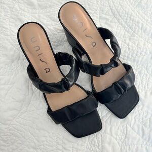 Unisa Black Slip-On 3.5 Inch Chunky Heels - Size 6.5